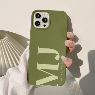 Funda Para iPhone 15 Iniciales Personalizadas Minimalistas en Verde Oli