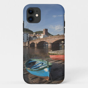 Funda Para iPhone 11 Italia, Cerdeña, Bosa. Vista de la ciudad a lo lar
