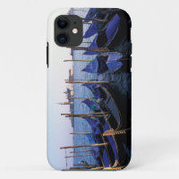 Italia, Veneto, Venecia, Fila de Góndolas y San