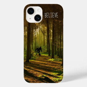 Funda Para iPhone 14 De Case-Mate Jugador de tenis de pie en el bosque