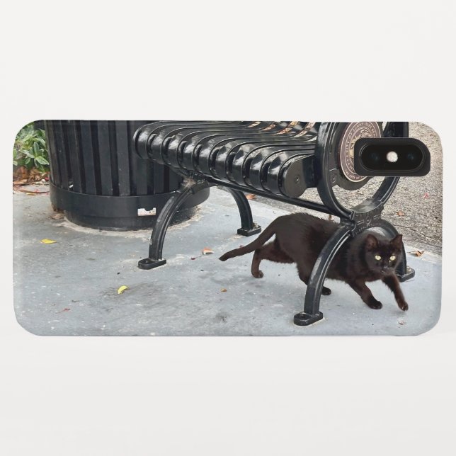 Funda De Case-Mate Para iPhone Kitty en el parque (Reverso (horizontal))