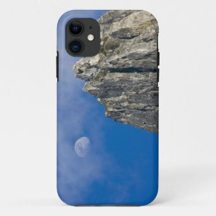 Funda Para iPhone 11 La luna sale y brilla a través de las nubes