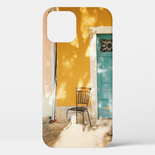 Funda Para iPhone 12 La puerta principal de madera verde medio abierta