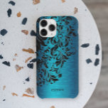 Funda Para iPhone 14 Pro De Case-Mate Lazo negro de aluminio con cepillo de color turque<br><div class="desc">Elegante fondo metálico azul-verde turquesa de fondo cepillado de aluminio luce negro encaje floral. Monograma de personalizable. Varias versiones de este diseño con diferente posición de encaje.</div>