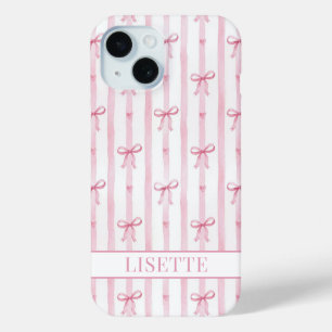 Funda Para iPhone 15 Lazos de Coqueta de Rayas Rosadas Elegantes Monogr