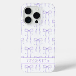 Funda Para iPhone 15 Pro Lazos de Coqueta Morada Monogramados