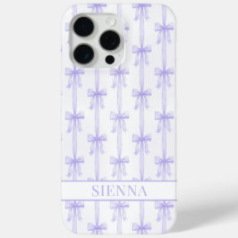 Funda Para iPhone 15 Pro Max Lazos de Coqueta Morada Monogramados a Rayas