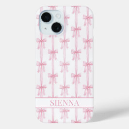 Funda Para iPhone 15 Lazos de Coqueta Rosa con Monograma Rayado