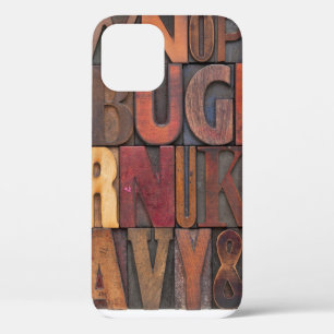 Funda Para iPhone 12 letras de alfabeto aleatorio - madera de interstic