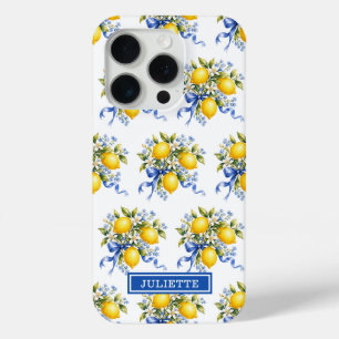 Funda Para iPhone 15 Pro Limoneros con flores azules monogramados al aguare
