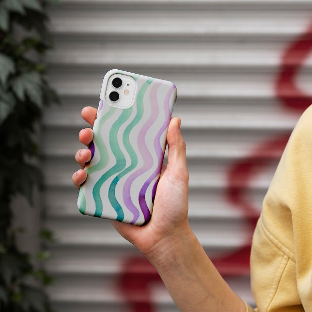 Funda De Case-Mate Para iPhone Líneas de acuarela violeta y verde onduladas (Subido por el creador)