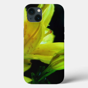 Funda Para iPhone 13 Lirio amarillo con efecto eólico de Shirley Taylor