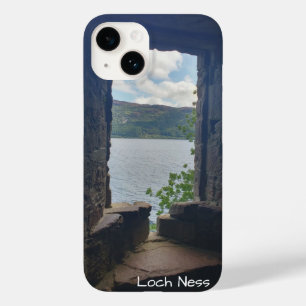 Funda Para iPhone 14 De Case-Mate Loch Ness visto desde el Castillo de Urquhart