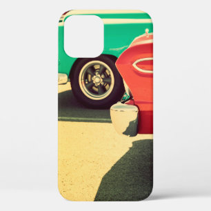 Funda Para iPhone 12 Los coches clásicos aparcados en un vagón de carre