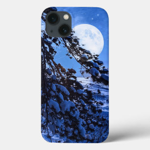 Funda Para iPhone 13 Luna sobre un árbol de abetos nevado y costa marin