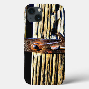Funda Para iPhone 13 Madera Rústica y pestillo Metalizado de hierro