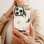 Funda Para iPhone XR Magnolia elegante | Blanco y Rubor Nombre personal<br><div class="desc">Este elegante estuche de teléfono con nombres personalizados de magnolia blanco y rubor es el regalo perfecto para ella. El diseño floral suave incluye peonías de color agua rosado, magníficas flores de magnolia blanca y algodón con hojas doradas y verdes en un arreglo lujoso. Personaliza a la funda con su...</div>