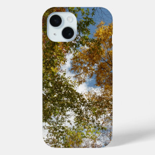 Funda Para iPhone 15 Mirando hacia arriba a las hojas de otoño II Natur