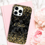 Funda Para iPhone 15 Pro Max Moderno Purpurina de Oro Negro Nombre Girly Person<br><div class="desc">Modern Black Gold Purpurina Girly Personalized Name iPhone 15 Pro Max Funda Phone Case presenta un patrón abstracto negro acentuado con purpurina de oro leopard parint y personalizado con su nombre personalizado. Un regalo perfecto para ella para Navidades, cumpleaños, Día de la Madre y más ya sea novia, hermana, madre,...</div>