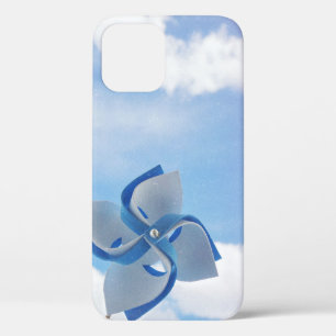 Funda Para iPhone 12 Molino de viento blanco y azul bajo cielo turbio