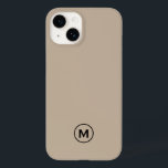 Funda Para iPhone 14 De Case-Mate Monograma Beige mínimo moderno<br><div class="desc">Estuche moderno Minimalista Beige Black Monogram Emblem Phone. Sencillo emblema en monograma negro y beige con monogramado inicial en tipografía moderna sobre un simple fondo beige sólido y liso.</div>