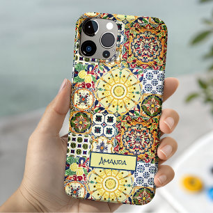 Funda Para iPhone 15 Monograma de baldosas naranjas mediterráneas geomé