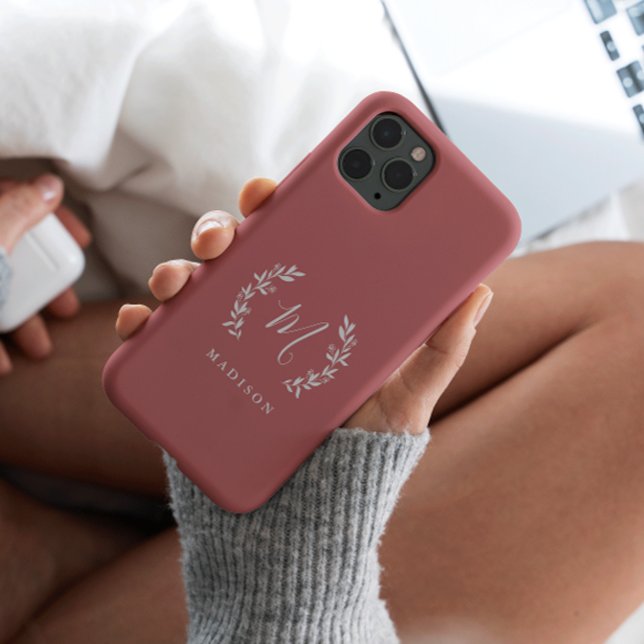 Funda De Case-Mate Para iPhone Monograma de nombre en letra script Laurel rústica (Subido por el creador)