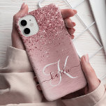Funda Para iPhone 14 De Case-Mate Monograma de Purpurina Metalizado cepillado de col<br><div class="desc">Personaliza fácilmente este diseño de estuche de teléfono de moda de moda con un purpurina brillante color rosa rosa bonito sobre un fondo metálico rosa roto.</div>