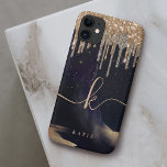 Funda Para iPhone 11 Monograma del guión de Purpurina de oro y marina d<br><div class="desc">Un elegante y glamoroso estuche de teléfono monograma personalizado. El diseño presenta un fondo de textura de tinta morena oscuro con acentos de oro. Se agrega un gráfico de goteo purpurina falso a la parte superior del estuche telefónico. Personalizar con su monograma y nombre.</div>