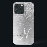 Funda Para iPhone 13 Pro Monograma del Purpurina Metalizado cepillado de pl<br><div class="desc">Personaliza fácilmente este diseño de estuche de teléfono de moda de moda con purpurina brillante de bonito plateado sobre un fondo metálico cepillado de plata.</div>