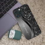 Funda Para iPhone 12 Monograma elegante Metalizado negro escrito a mano<br><div class="desc">El diseño es una foto y los fundas no están hechos con purpurinas, secuencias, metales o bosques reales. Este diseño también está disponible en otros modelos de teléfono. Elija Tipo de dispositivo para ver otros fundas de iPhone, Samsung Galaxy o Google. Algunos estilos se pueden cambiar seleccionando Estilo si se...</div>
