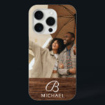 Funda Para iPhone 15 Pro Monograma Foto Madera de grano Nombre personalizad<br><div class="desc">Los Fundas Monogram Photo Wood Grain Timber Personalized Name iPhone 15 Pro presentan tu foto favorita con tu nombre personalizado y monograma con acento de madera. Personalice editando el texto en los cuadros de texto proporcionados. Diseñado por ©Evco Studio www.zazzle.com/store/evcostudio</div>