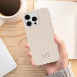 Funda Para iPhone 15 Pro Max Monograma inicial Minimalista moderno<br><div class="desc">Estuche minimalista Moderno de Monograma Inicial. Crea tu propio estuche para iPhone personalizado con el nombre inicial del personalizado.</div>