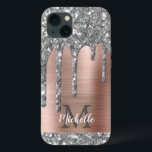 Funda Para iPhone 13 Monograma metálico de oro Rosa con Purpurina plate<br><div class="desc">Purpurina gris plateado moderno con nombre y estuche de iphone monogramado. Este diseño presenta goteos de brillo de purpurina gris plateado (gris) sobre fondo metalizado de color rosa rosa rosa rosa rosado cepillado dorado con plantilla de texto de monograma personalizado personalizado y primer nombre. Un regalo femenino perfecto. Tenga en...</div>
