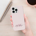 Funda Para iPhone 15 Pro Max Monograma Moderno Elegante Nombre de guión de Moda<br><div class="desc">Monograma Moderno Elegante Moda Script Nombre Estuche para iPhone Personalizado</div>