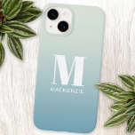 Funda Para iPhone 14 De Case-Mate Monograma moderno Nombre inicial Gradiente de Aqua<br><div class="desc">Moderna tipografía minimalista monograma diseño inicial de nombre que se puede cambiar para personalizar. Blanco sobre un fondo de degradado verde azulado al océano acuático.</div>
