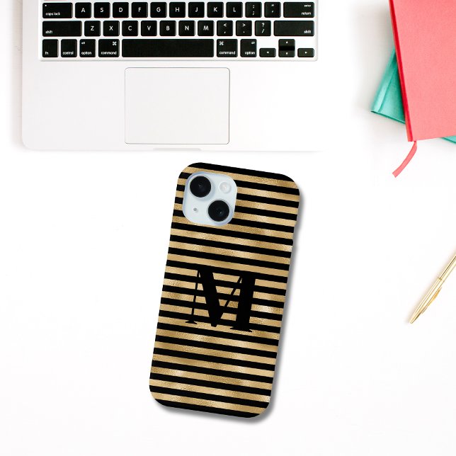 Funda De Case-Mate Para iPhone Monograma oro inicial negro rayado (Gold Black Striped Monogrammed Initial iPhone case.)