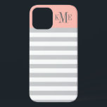 Funda Para iPhone 12 Monograma Personalizado de franjas grises rosadas<br><div class="desc">Vestir y proteger tu iphone con un diseño sencillo, moderno y elegante a rayas que es monogramado por personalizado con tus iniciales de primer, medio y apellido en una fuente serif preppy. Rayas horizontales de color gris claro y blanco contrastadas con fondo de bloque de color rosa/melocotón claro. Texto gris...</div>