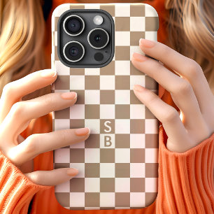 Funda Para iPhone 15 Monograma personalizado de tablero de ajedrez blan