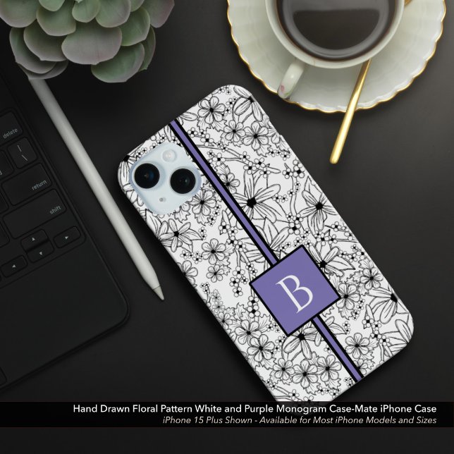 Funda De Case-Mate Para iPhone Monograma púrpura de patrón floral blanco dibujado (Hand Drawn Floral Pattern: White Flowers with Purple/Lavender Monogram Case-Mate iPhone Case)