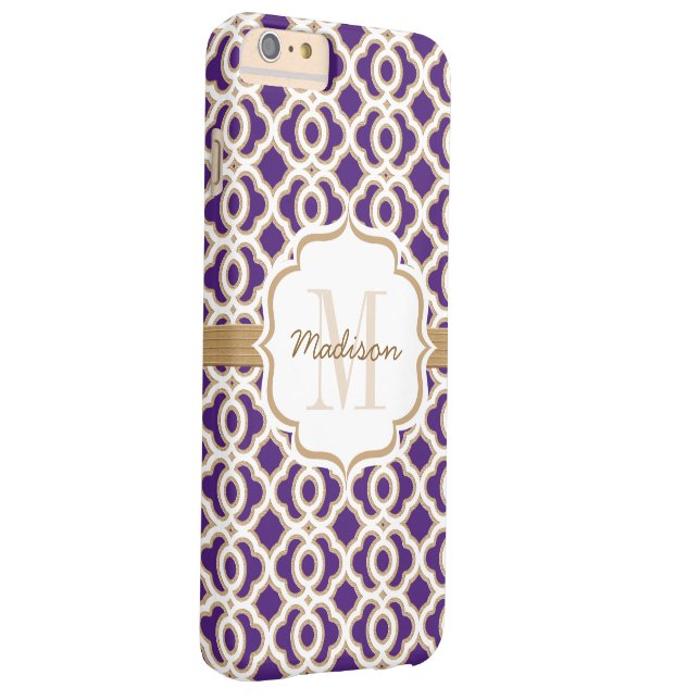 Funda De Case-Mate Para iPhone Monograma púrpura y quatrefoil dorado (Reverso/Derecho)