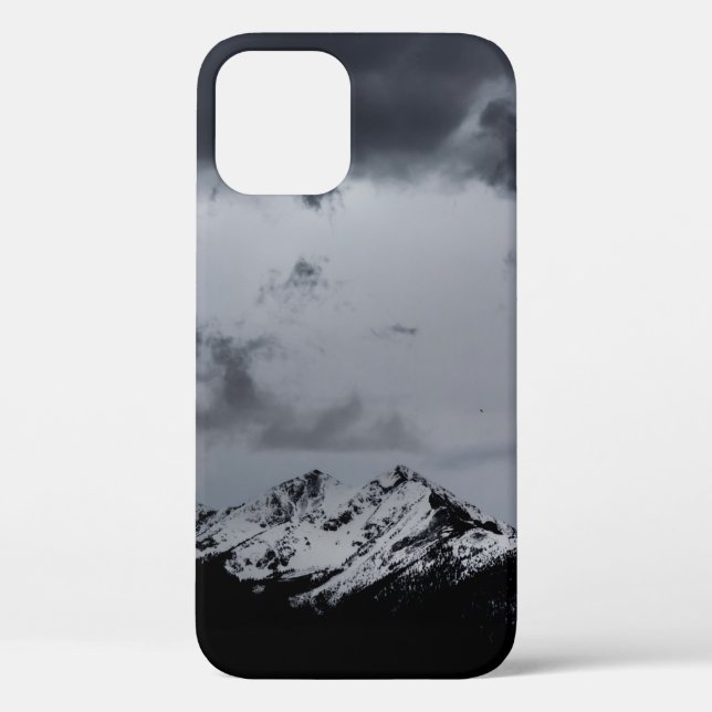 FUNDA DE Case-Mate PARA iPhone MONTAÑA DE NIEVE BAJO NUBES DRAMÁTICOS (Reverso )