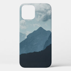 FUNDA PARA iPhone 12 MONTAÑAS BAJO CIELO BLANCO