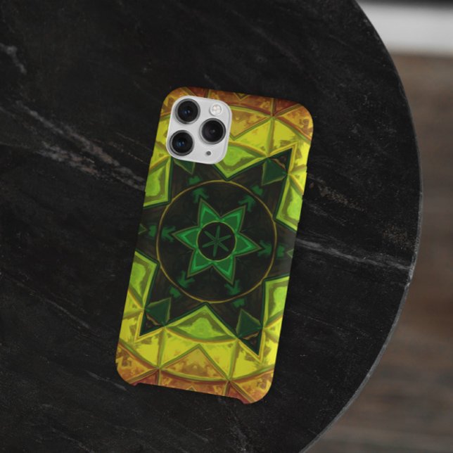 Funda De Case-Mate Para iPhone Mosaico Kaleidoscope Flor verde y amarillo (Subido por el creador)