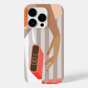 Funda Para iPhone 14 Pro De Case-Mate Mujeres presionando con la mano el botón de snooze