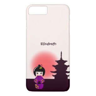 Funda Para iPhone 8 Plus/7 Plus Muñeca japonesa del kokeshi en el templo durante