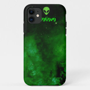 Nebulosa en el funda Alien Green iPhone 5