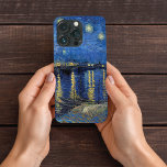 Funda Para iPhone 13 Pro Noche estrellada sobre Rhone Vincent van Gogh<br><div class="desc">Un funda de iPhone 13 Pro con Vincent van Gogh's,  Starry Night Over the Rhone (1888),  pintura post-impresionista de arte fino. Una noche estrellada con barcos en el puerto.</div>