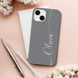 Funda Para iPhone 14 De Case-Mate Nombre de guión elegante de caligrafía gris blanco<br><div class="desc">Personalizado de guiones de caligrafía gris blanco elegante Nombre personalizado iPhone 14 Smart Phone Cases cuenta con un diseño moderno,  sencillo y elegante con tu nombre personalizado en una tipografía de caligrafía escrita a mano elegante con un fondo gris. Diseñado por ©Evco Studio www.zazzle.com/store/evcostudio</div>