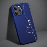 Funda Para iPhone 14 De Case-Mate Nombre del guión de caligrafía elegante azul blanc<br><div class="desc">Blue Shimmer White Elegant Calligraphy Script Personalizado Nombre personalizado iPhone 14 Smart Phone Cases presenta un diseño moderno,  sencillo y elegante con su nombre personalizado en una tipografía de caligrafía escrita a mano y elegante sobre un fondo de brillo azul metálico. Diseñado por ©Evco Studio www.zazzle.com/store/evcostudio</div>